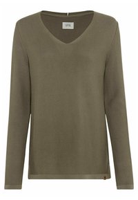 Olive green sweter z długim rękawem, dekoltem w kształcie litery V, wykonany z teksturowanej tkaniny dzianinowej, z bocznymi rozcięciami na dolnym brzegu oraz małą markową metką blisko lewej dolnej strony.
