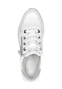 Weiße Leder-Sneaker mit runder Zehenpartie, Schnürung, seitlichem Reißverschluss und strukturiertem Sohlenprofil. Inklusive Branding "remonte seit 1976" im Inneren.