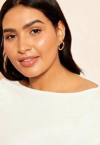 Curves Like These BOAT NECK REGULAR FIT - Pikkade varrukatega topp - white