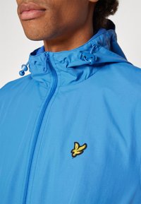 Lyle & Scott ZIP THROUGH JACKET - Lichte jas - spring blue