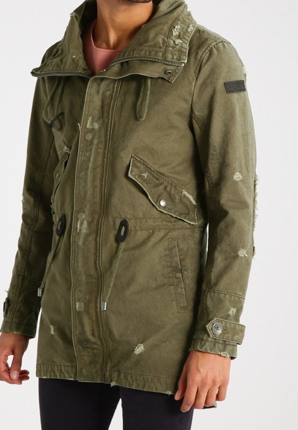 Tigha Parkas - olive