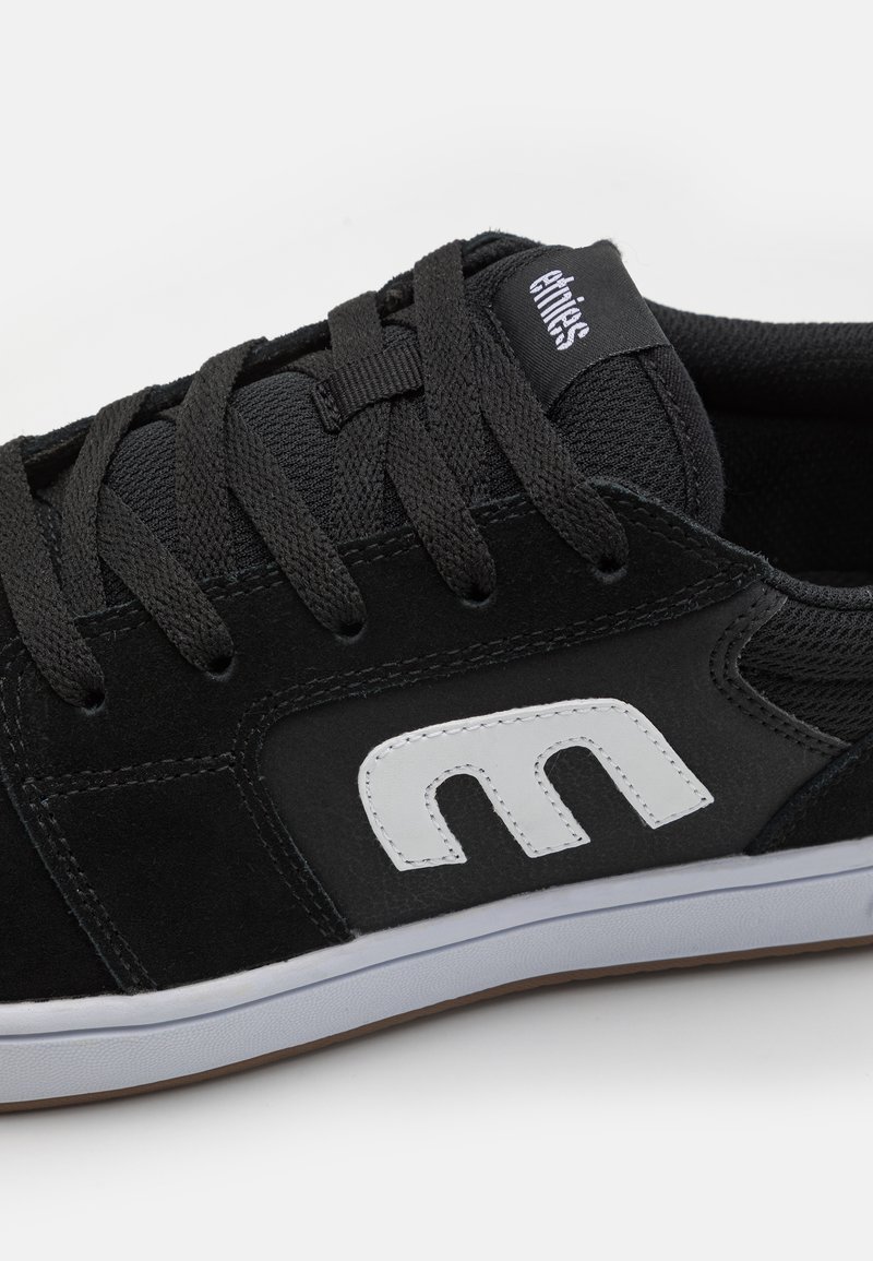 Baskets Etnies Calli-Vulc Pour Femme, Rose Et Blanc, Style Sneaker Décontracté