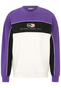 Felpa viola, nera e bianca con collo a giro, che presenta il logo "FILAA" e l'anno di fondazione. Realizzata in tessuto morbido con pannelli a contrasto.