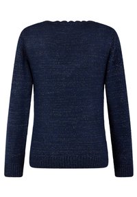 Mörkblå stickad tröja med texturerad tyg, långa ärmar, ribbade muddar och fåll, med en skårad halsringningsdetalj.