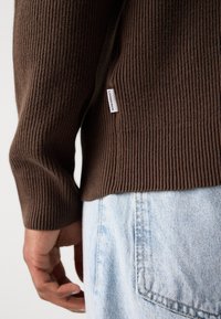 Lindbergh BUTTON CARDIGAN - Kardigán - brown