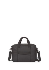 Svart rektangulär väska med texturerad yta, dubbla handtag och justerbar axelrem. Har en platt framficka och dragkedjestängning.