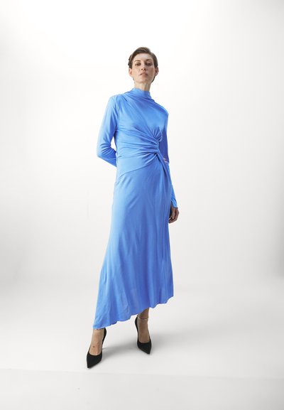 Victoria Beckham HIGH NECK DRAPED DRESS - Trikotāžas kleita - oxford blue