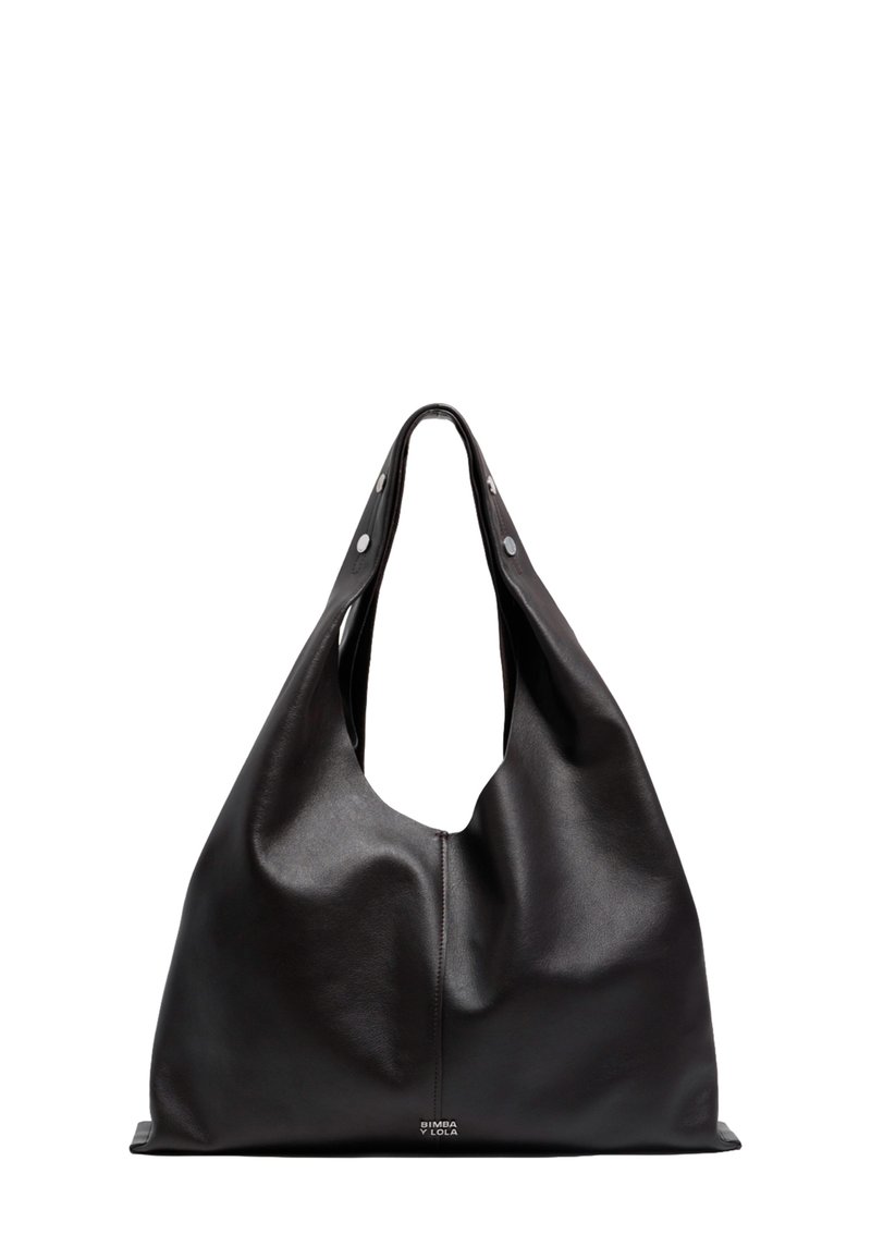 Veľká čierna kožená taška s hladkým povrchom, minimalistickým dizajnom a dvoma predĺženými uchami s akcentmi na cvoky.