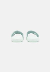 Nike Sportswear VICTORI ONE SLIDE - Mulas - barely green/dusty sage