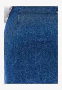 Nevybráno, mid blue denim