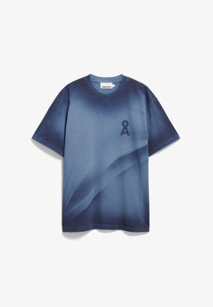 Baumwoll-T-Shirt in verschiedenen Blautönen mit Rundhalsausschnitt und kurzen Ärmeln. Ein kleines Logo ist auf der Vorderseite aufgedruckt.