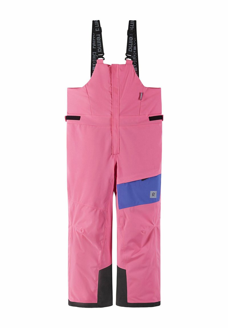 Rosa Schneehosen mit schwarzen Akzenten, verstellbaren Trägern, einem Reißverschluss vorne und einer blauen Seitentasche mit einem grauen Logo-Patch. Wasserabweisendes Material.