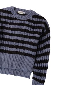 Strickpullover mit grauen und schwarzen Streifen, rundem Ausschnitt, verkürztem Design, strukturiertem Stoff und geripptem Saum sowie Bündchen.