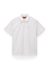 Bílá polo košile z hladkého materiálu, s button-down límečkem, krátkými rukávy a diskrétním logem na levé hrudi.