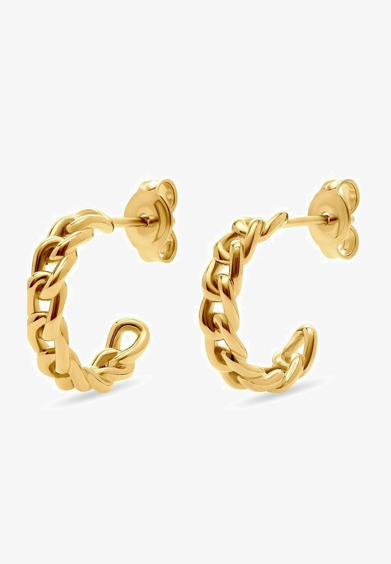 Orecchini color oro con design a catena, forma ad anello aperto, texture liscia e chiusura posteriore arrotondata per un fissaggio sicuro.