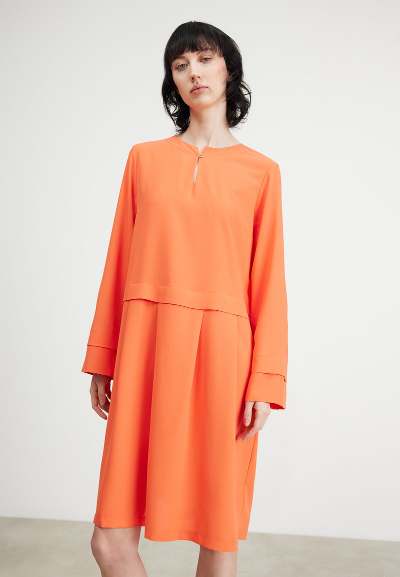 Marc Robe Russian Marc Cain Robe fourreau - koralle/corail - ZALANDO.FR