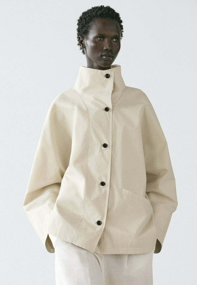 Veste Manteau Léger Fille Massimo Dutti Beige - Taille 9-10 Ans (140cm) - Occasion