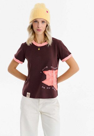 - T-shirt z nadrukiem