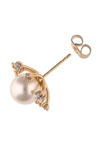 Goldohrring mit einer großen weißen Perle in der Mitte, umgeben von kleineren klaren Akzentsteinen, mit einem geraden Steg und einem Schmetterlingsverschluss.