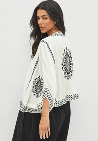 Next EMBROIDERED KIMONO - Pláštenka - white