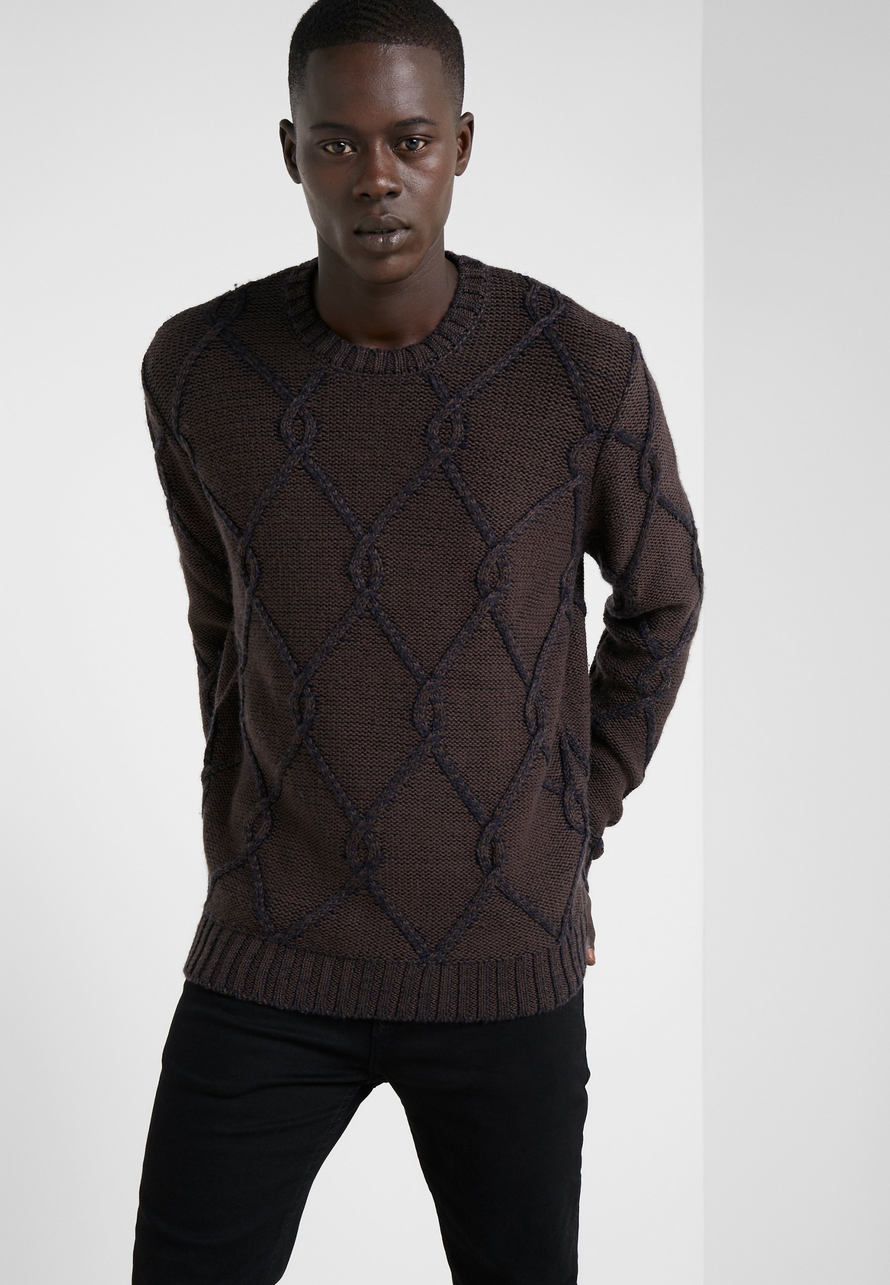 Lab Pal Zileri MAGLIA GIROCOLLO Trui brown Zalando.nl Heren Truien Met Ronde Hals van Pal Zileri | Stylight