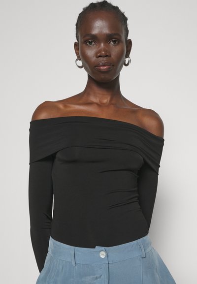 Materiel CAPE SLEEVE BODY - Trükipildiga T-särk - black