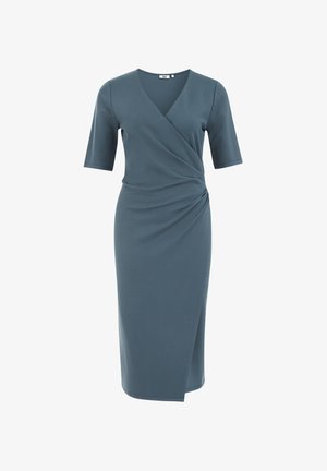 Robe portefeuille bleu canard à manches mi-longues, avec un détail froncé à la taille et une jupe au genou. Fabriquée en tissu doux et extensible.