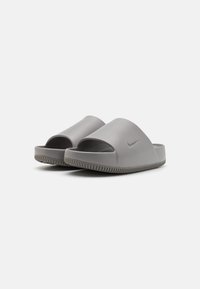 Nike Sportswear CALM - Čības - flat pewter