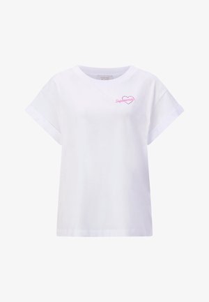 Biała koszulka z krótkim rękawem z podwiniętymi mankietami i różowym napisem "Superwoman" w kształcie serca na górnej lewej piersi.