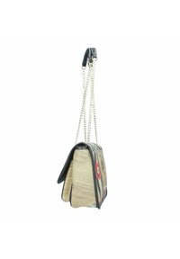 Piccola borsa a mano con tessuto intrecciato e motivi floreali, dettagli in pelle nera e tracolle in catena color argento.