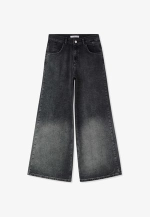 Jeans in denim nero a vita alta e gamba larga con dettagli sbiaditi, bottone anteriore, passanti per cintura e due tasche frontali.