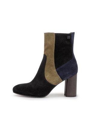Stivaletti - black