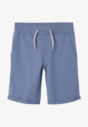 Niebieskie bawełniane szorty z prążkowanym elastycznym pasem, białym sznurkiem do regulacji, bocznymi kieszeniami oraz podwiniętymi mankietami na nogawkach.