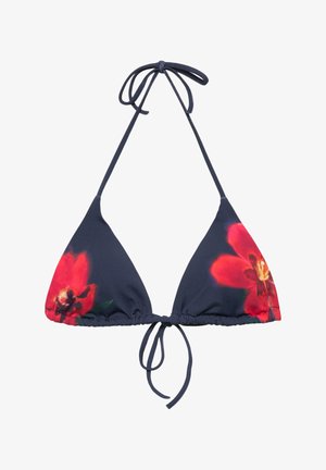 Tmavomodrý bikini top v tvare trojuholníka s červenými kvetinovými vzormi, nastaviteľnými šnúrkami na krku a chrbte.