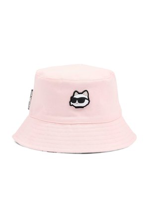 Cappello a secchiello rosa chiaro con una piccola toppa di un gatto bianco che indossa occhiali da sole neri al centro frontale.