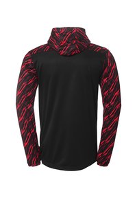 Langarmige hoodie met een zwarte basis en abstracte rode en zwarte gestreepte patronen op de mouwen en de capuchon, gemaakt van ademend materiaal.