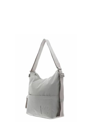 Hellgraue Stoff-Schultertasche mit verstellbarem Riemen und Fronttasche, geprägt mit "MD CO" nahe dem unteren Rand.