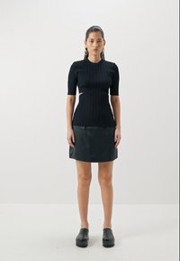 Proenza Schouler White Label CUT OUT - Μπλουζάκι με στάμπα - black