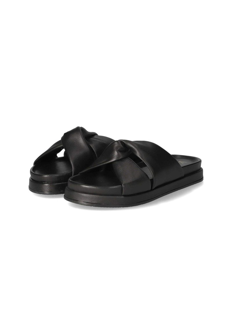 Zwarte leren slidesandalen met een gedraaide bandontwerp. Voorzien van een platte zool en een gladde textuur. Eenvoudige silhouet met minimale accenten.