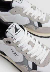 Pepe Jeans Tenisky - white