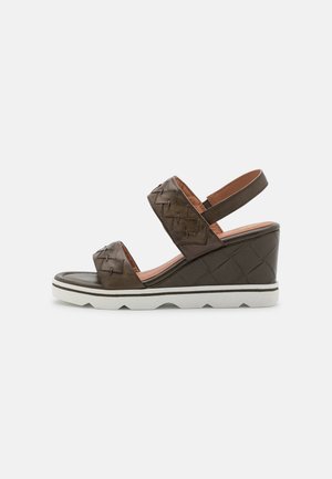 BY GUIDO MARIA KRETSCHMER - Sandalen met sleehak - khaki