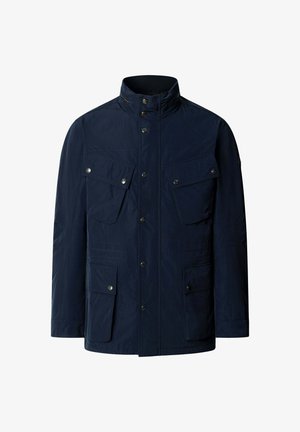 Marineblauwe herenjas met hoge kraag, voor met drukknoopsluiting en vier klepzakken met drukknoopsluiting op de borst en heupen.