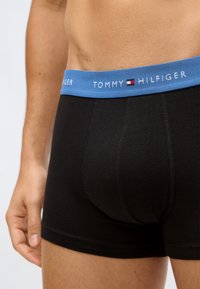 Tommy Hilfiger SIGNATURE TRUNK 3 PACK - Chiloți boxer - red/blue/green