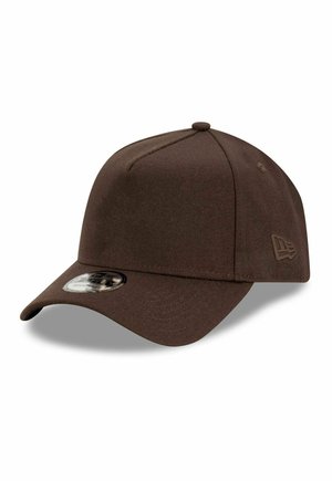 Brown adjustable baseball cap with curved brim and small logo on the side, displayed on a white background.