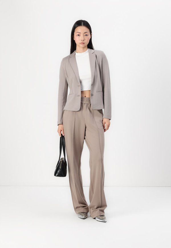 ONLPOPTRASH SUKI LIFE PANT - Tracksuit bottoms - fungi3