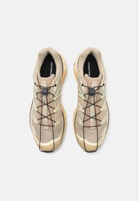 Salomon Sportstyle XT-6 MINDFUL 3 UNISEX - Tenisice - white pepper/transparent yellow