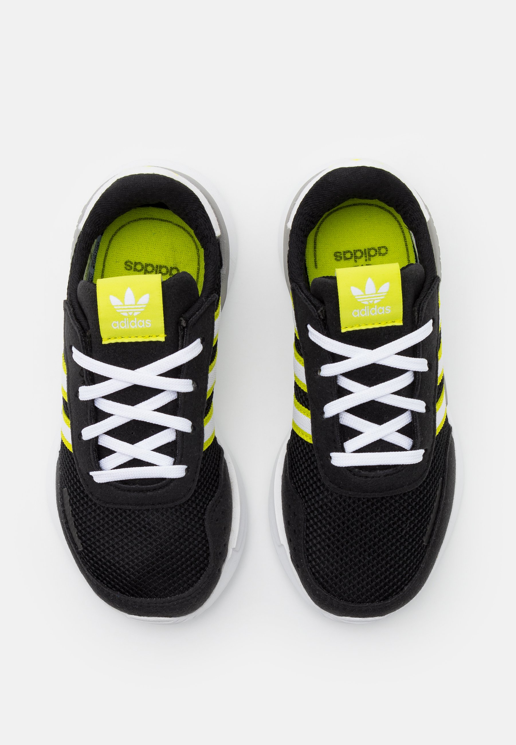 adidas retroset trainers