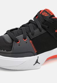 Jordan JORDAN ONE TAKE 5 UNISEX - Scarpe da basket - black/habanero red/white/anthracite