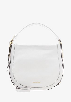 Hvid lædertaske fra Michael Kors med guldlogo, buet form, top-håndtag og aftagelig skulderrem.