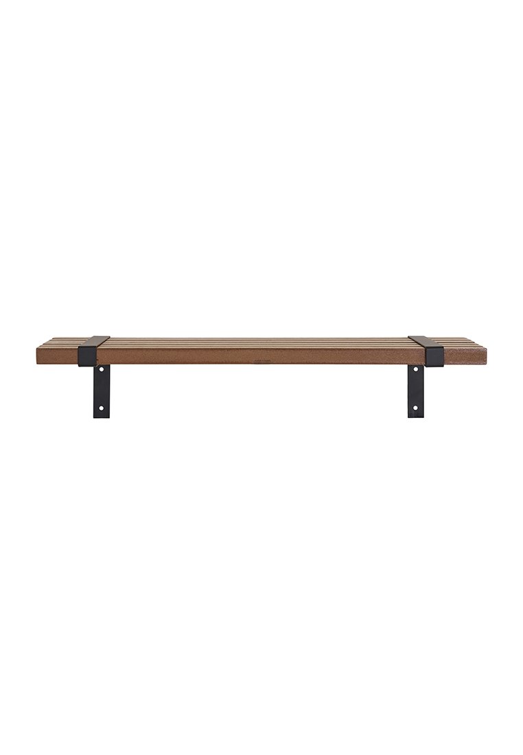 Wandregal aus braunem Holz mit horizontalen Latten und schwarzen Metallhaltern zur Unterstützung. Einfaches, rechteckiges Design.